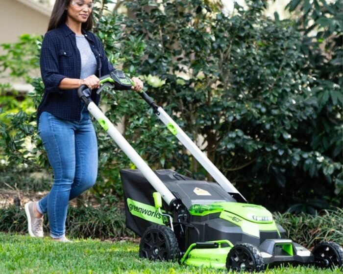 Greenworks 60V 25" Cordless Battery Self-Propelled Mower Combo Kit, Blower: (2) 4.0 Ah Batteries and Dual-Port Charger - Image 3